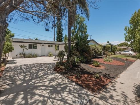 2107  Pomona  , Costa Mesa, CA