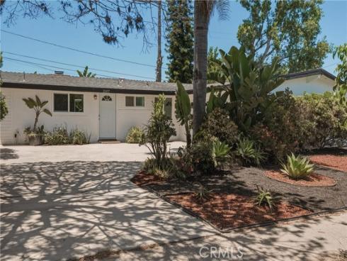 2107  Pomona  , Costa Mesa, CA