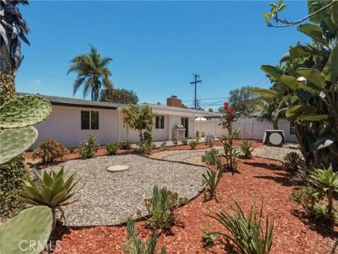 2107  Pomona  , Costa Mesa, CA