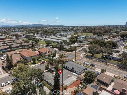 2107  Pomona  , Costa Mesa, CA