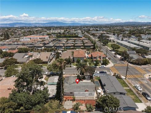 2107  Pomona  , Costa Mesa, CA