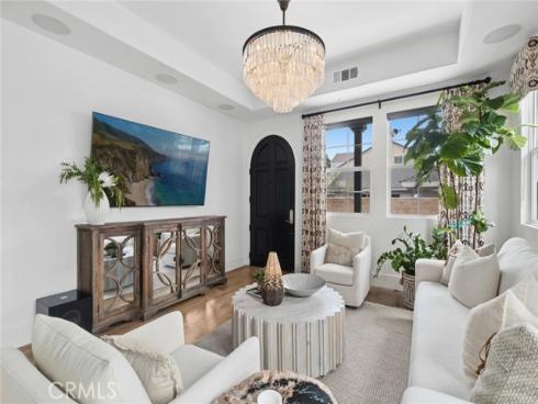 273  Mesa  , Costa Mesa, CA