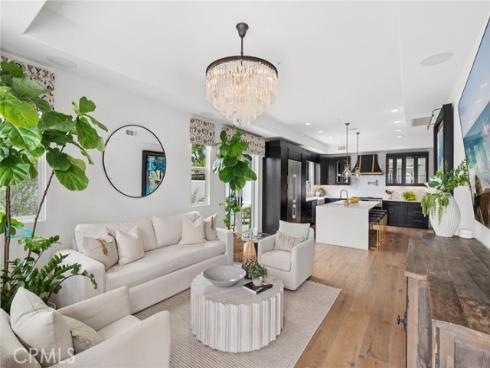 273  Mesa  , Costa Mesa, CA