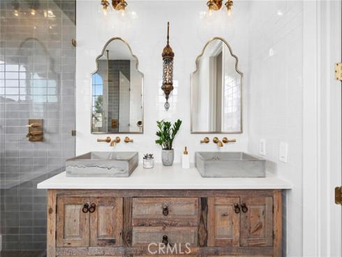 273  Mesa  , Costa Mesa, CA