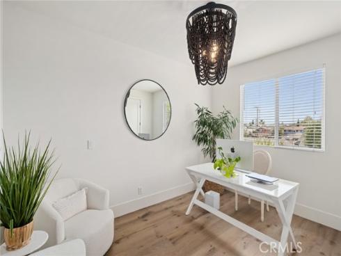 273  Mesa  , Costa Mesa, CA