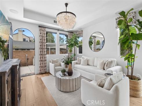 273  Mesa  , Costa Mesa, CA