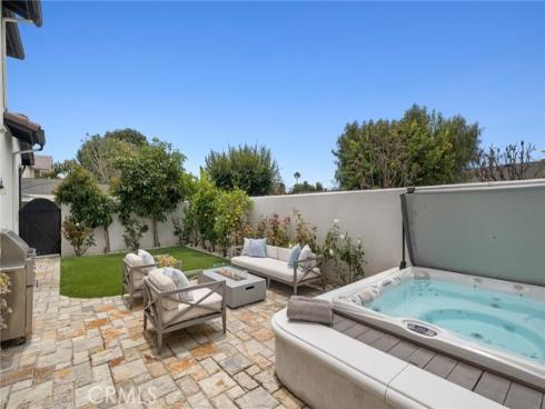 273  Mesa  , Costa Mesa, CA
