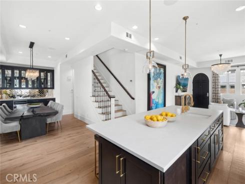 273  Mesa  , Costa Mesa, CA