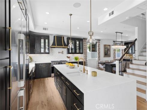 273  Mesa  , Costa Mesa, CA