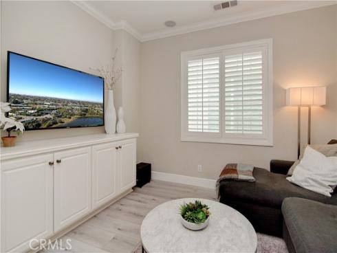 302  Canoe Pond  , Costa Mesa, CA
