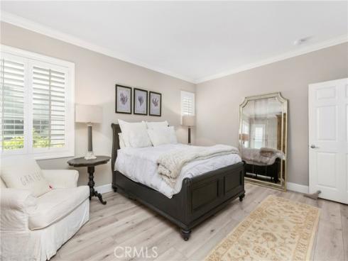302  Canoe Pond  , Costa Mesa, CA