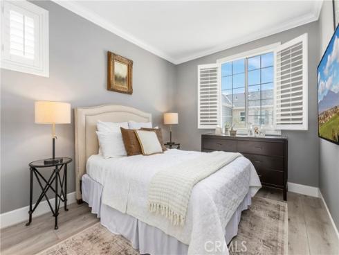302  Canoe Pond  , Costa Mesa, CA
