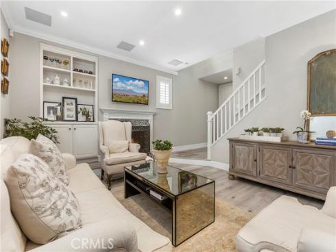 302  Canoe Pond  , Costa Mesa, CA
