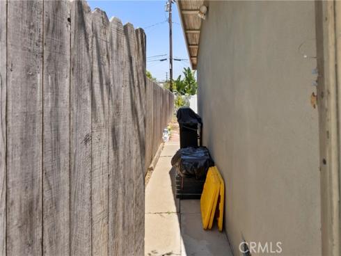 2436  Littleton  , Costa Mesa, CA