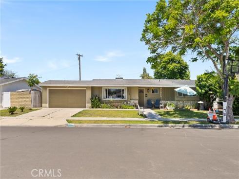 2436  Littleton  , Costa Mesa, CA