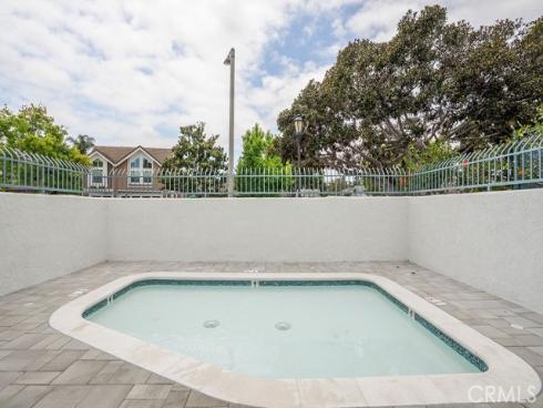 3433  Wimbledon   Way, Costa Mesa, CA