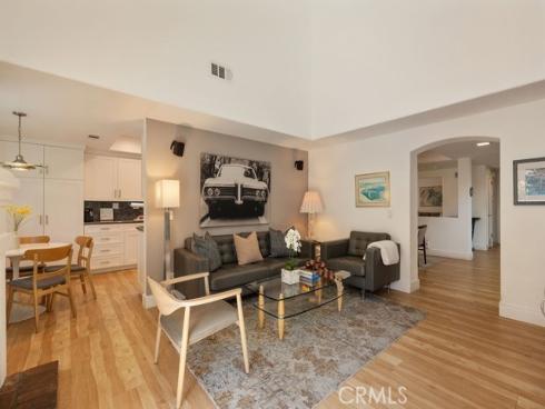 3433  Wimbledon   Way, Costa Mesa, CA