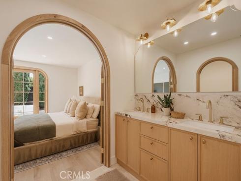 1081  Tulare  , Costa Mesa, CA