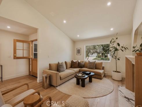 1081  Tulare  , Costa Mesa, CA