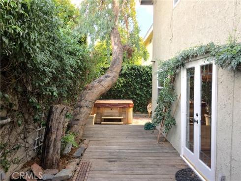 990  Trabuco  , Costa Mesa, CA