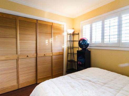 990  Trabuco  , Costa Mesa, CA