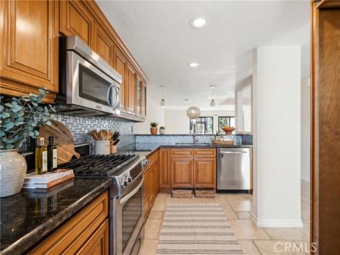 435 Bryson Springs 38 , Costa Mesa, CA