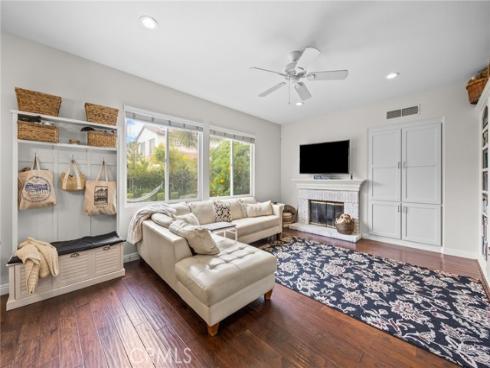 2707  Ashwood  , Costa Mesa, CA