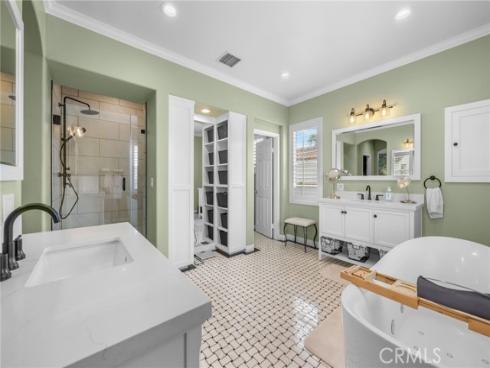 2707  Ashwood  , Costa Mesa, CA