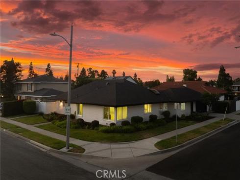 2904  Club House   Road, Costa Mesa, CA