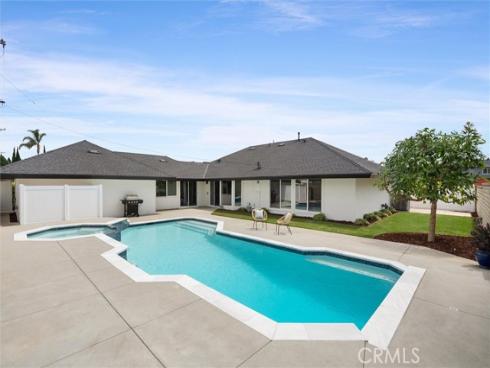 2904  Club House   Road, Costa Mesa, CA