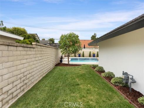 2904  Club House   Road, Costa Mesa, CA