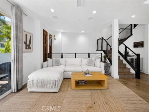 1687  Grand View  , Costa Mesa, CA