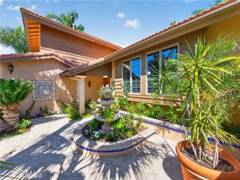 2740 Cardinal Drive, Costa Mesa, CA