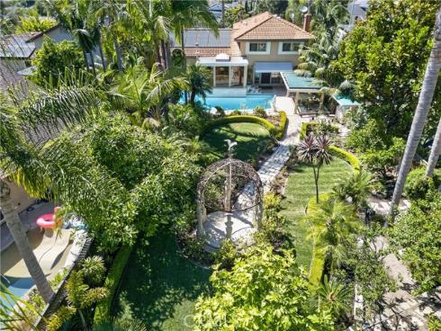 2740 Cardinal Drive, Costa Mesa, CA