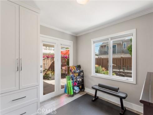 2463  Irvine  A2  Avenue, Costa Mesa, CA