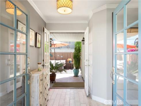 2463  Irvine  A2  Avenue, Costa Mesa, CA