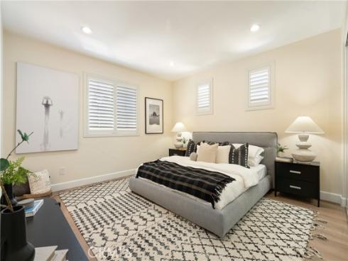 267  Mesa Dr  , Costa Mesa, CA
