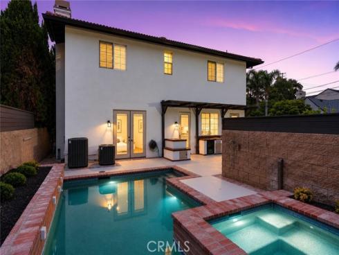 267  Mesa Dr  , Costa Mesa, CA