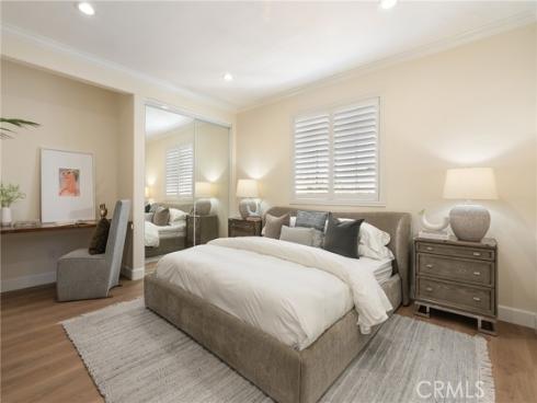 267  Mesa Dr  , Costa Mesa, CA