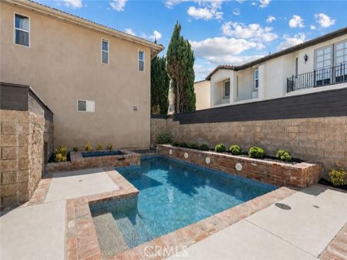 267  Mesa Dr  , Costa Mesa, CA