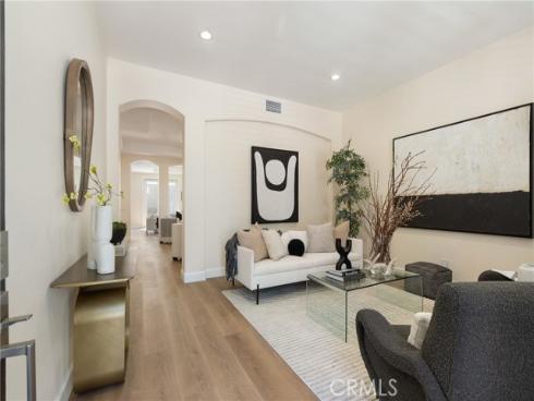267  Mesa Dr  , Costa Mesa, CA