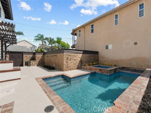 267  Mesa Dr  , Costa Mesa, CA