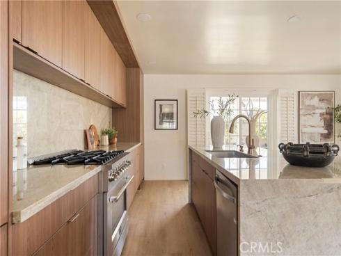 810  Congress  , Costa Mesa, CA