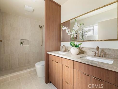 810  Congress  , Costa Mesa, CA