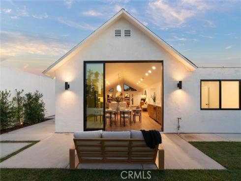 1788  Hawaii   Circle, Costa Mesa, CA