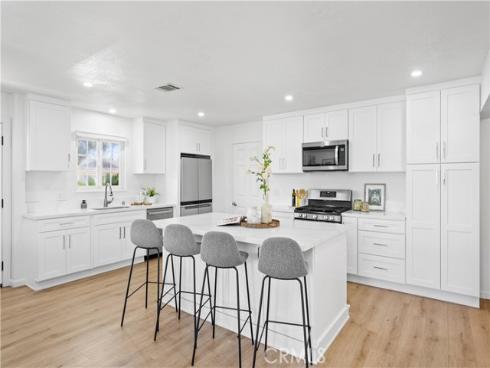 1184  Dorset  , Costa Mesa, CA