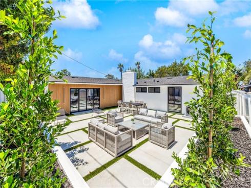 213  Wellesley  , Costa Mesa, CA