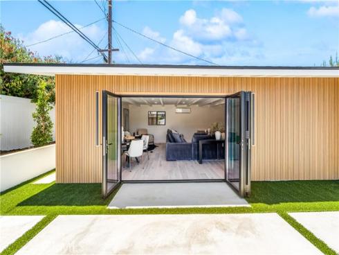 213  Wellesley  , Costa Mesa, CA
