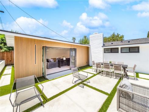 213  Wellesley  , Costa Mesa, CA
