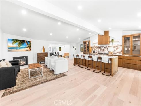 213  Wellesley  , Costa Mesa, CA